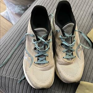 Saucony men’s Cream and Blue Athletic Shoes